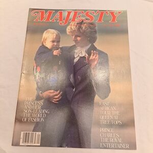 Majesty Magazine Volume 4 No 8 December 1983 Printed In England Royal Family